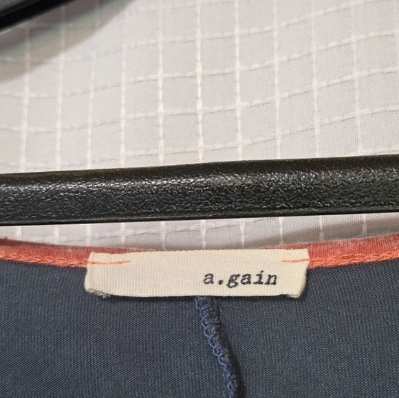 A. gain Long Sleeve Soft Henley Tunic Size Small - Picture 3 of 7